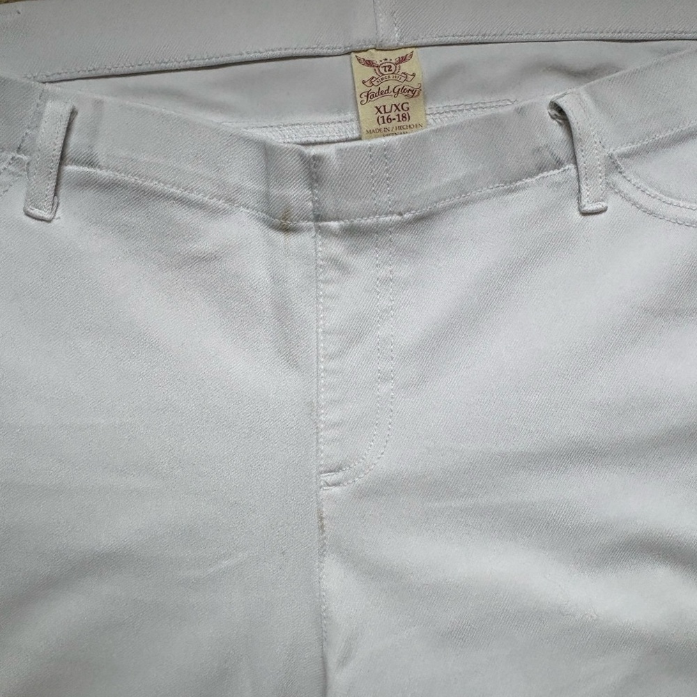 Pair of Women’s Faded Glory White Pull-on Straight Leg Soft Jeans Sz XL (16-18) - Picture 8 of 10